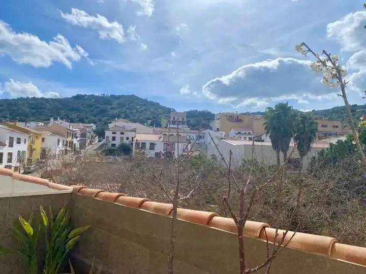 Vista exterior de Casa o chalet de alquiler en Casabermeja con Aire acondicionado, Jardín privado y Piscina