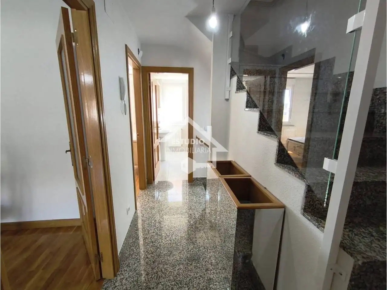 Casa adosada en venta en Mendavia con Calefacción, Jardín privado y Parquet