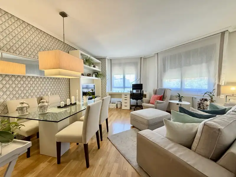 Sala de estar de Piso de alquiler en Madrid con Aire acondicionado, Calefacción y Jardín privado