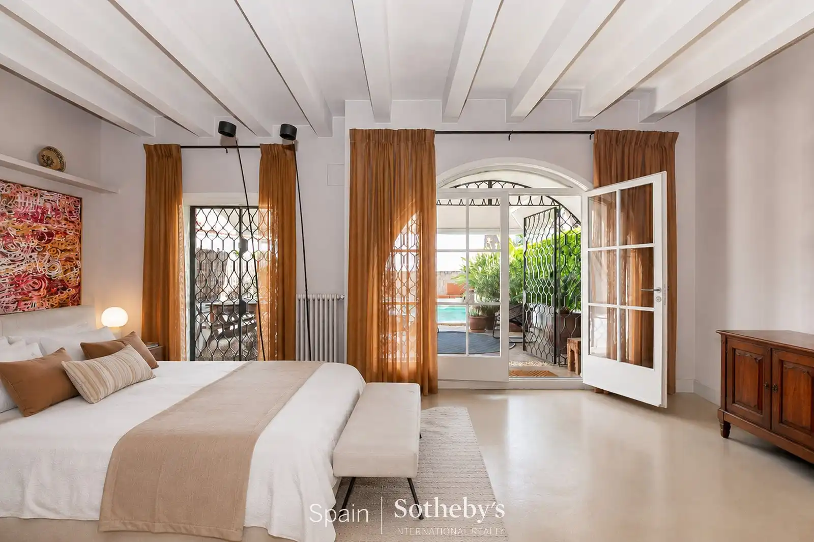 Habitación de Casa adosada en venta en Sitges con Aire acondicionado, Calefacción y Jardín privado