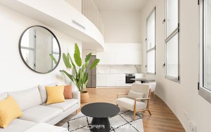 Sala d'estar de Dúplex en venda en  Barcelona Capital amb Aire condicionat i Terrassa