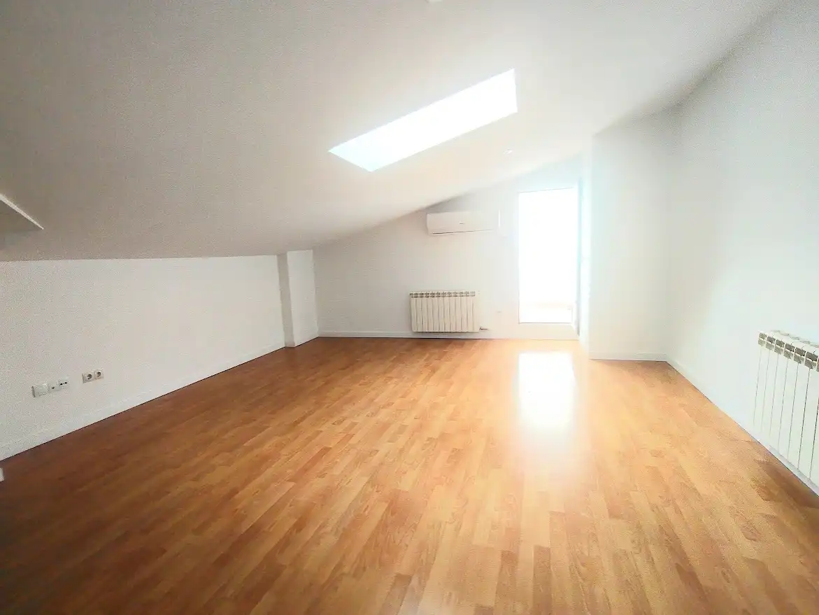 Duplexes for rent in Carrer Correu Vell, Centre Històric