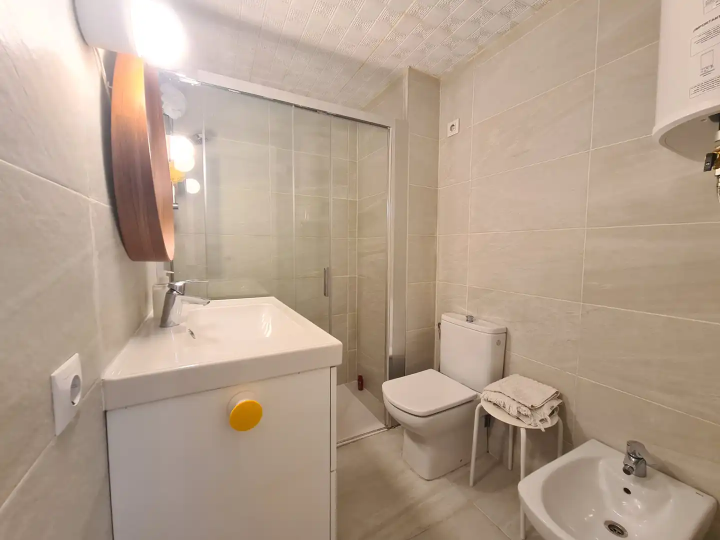 Bathroom of Flat for sale in Sevilla  with Air Conditioner, Storage room and Balcony