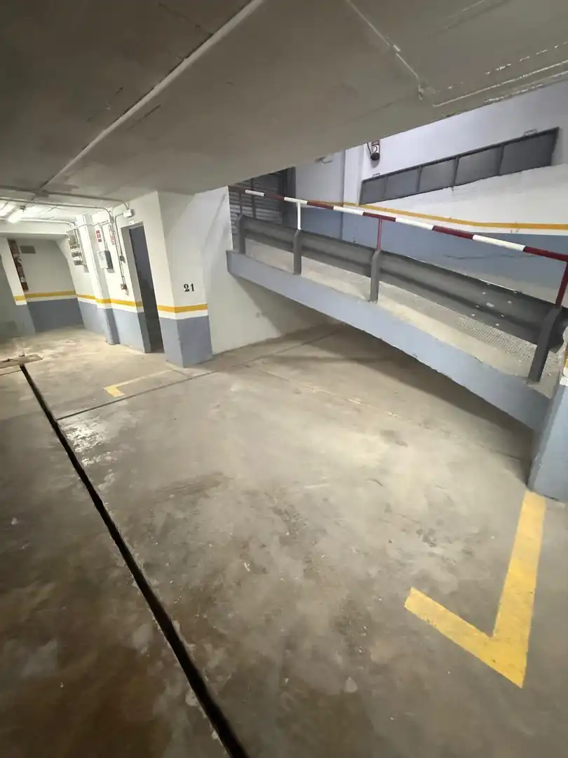 Einzelparkplatz zum Verkauf in Calle de Lleida, imagen 5