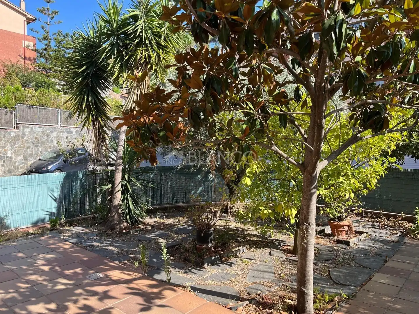 Jardí de Casa o xalet en venda en Sant Andreu de la Barca amb Calefacció, Traster i Piscina comunitària