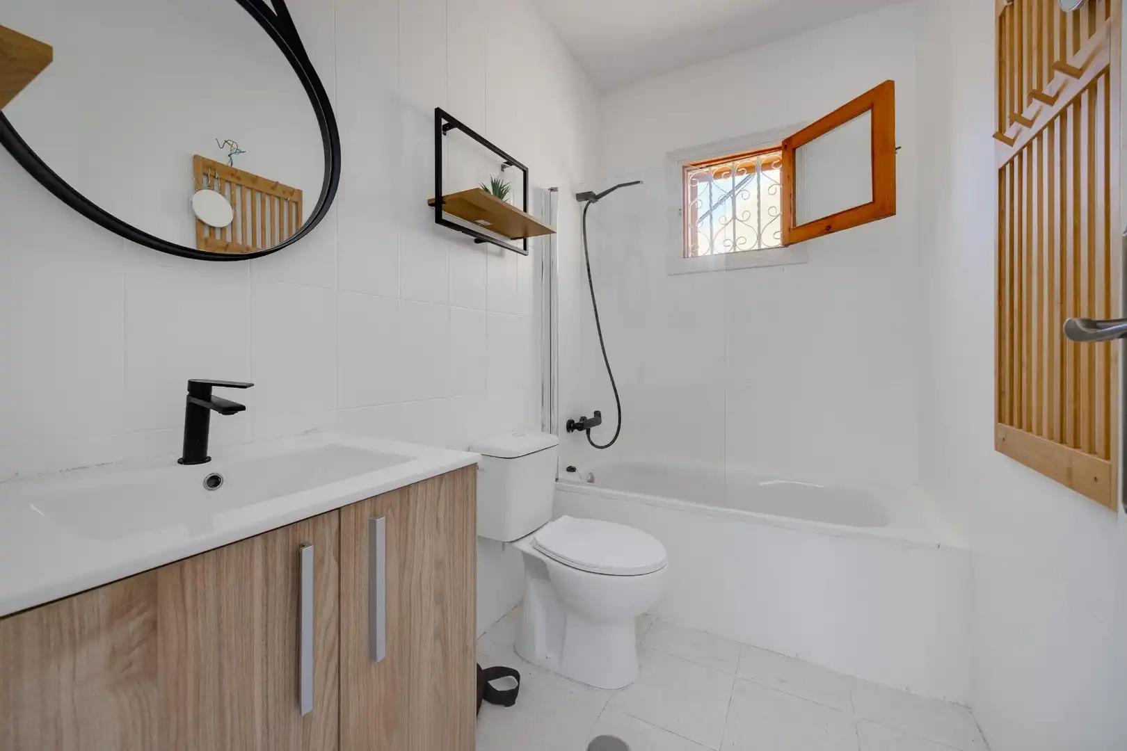 Badezimmer von Haus oder Chalet zum Verkauf in Torrevieja mit Möbliert