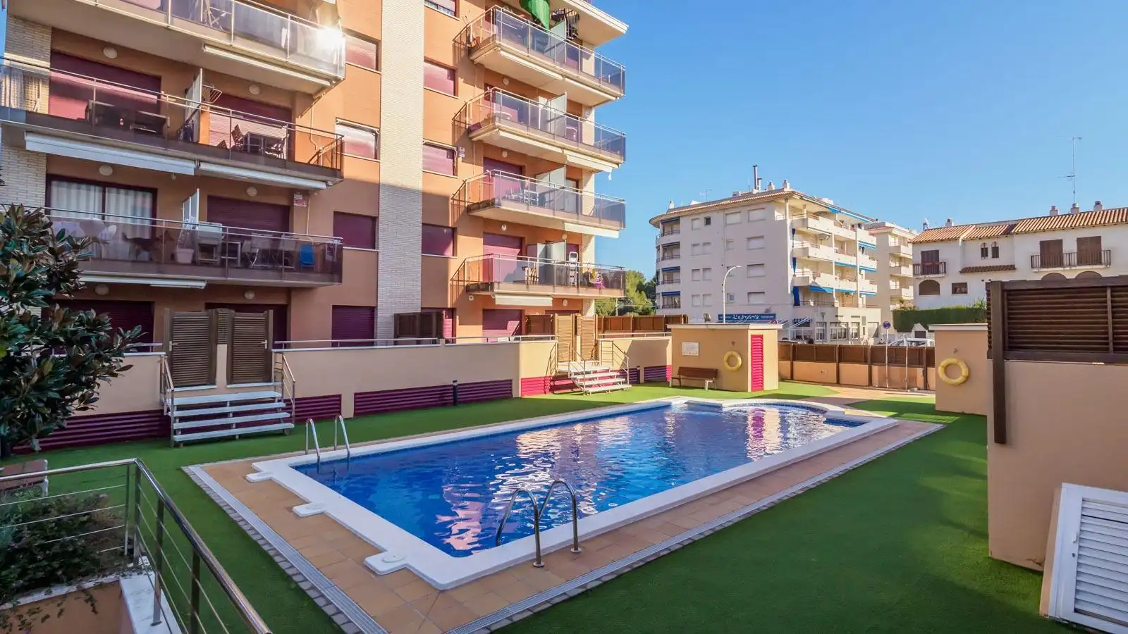 Schwimmbecken von Dachboden zum Verkauf in Calafell mit Heizung, Terrasse und Gemeinschaftspool