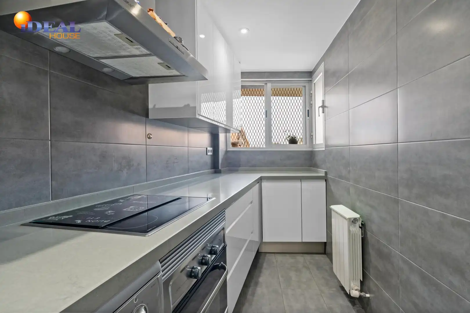 Cocina de Ático en venta en Granada con Aire acondicionado, Terraza y Balcón