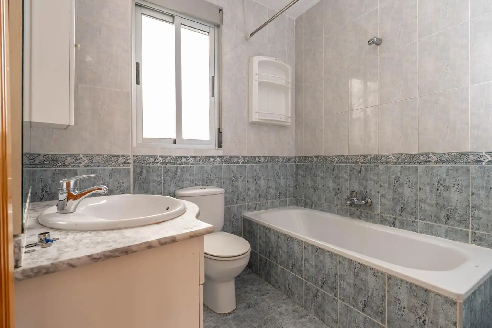 Bany de Casa o xalet en venda en Guadix amb Terrassa, Traster i Balcó