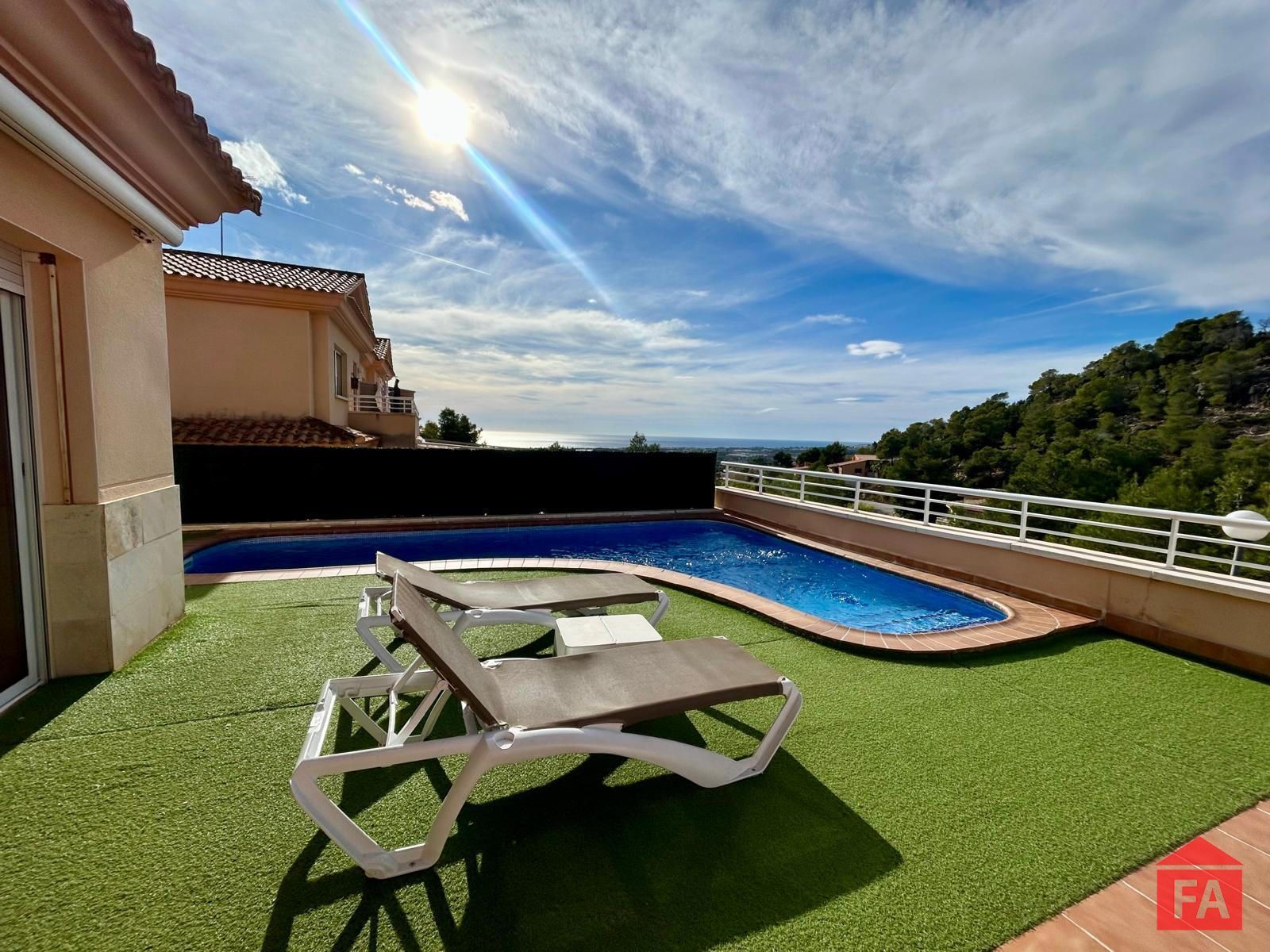 Piscina de Casa adosada en venda en Roda de Berà amb Calefacció, Terrassa i Traster