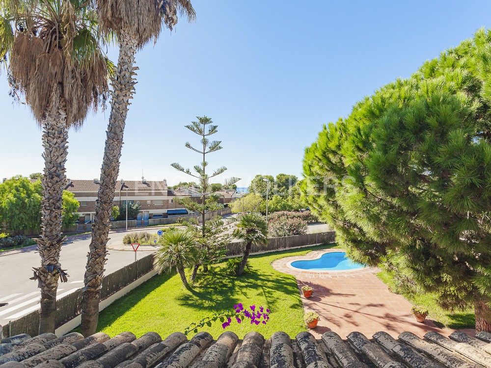 Garden of House or chalet for sale in El Vendrell  with Air Conditioner, Heating and Private garden