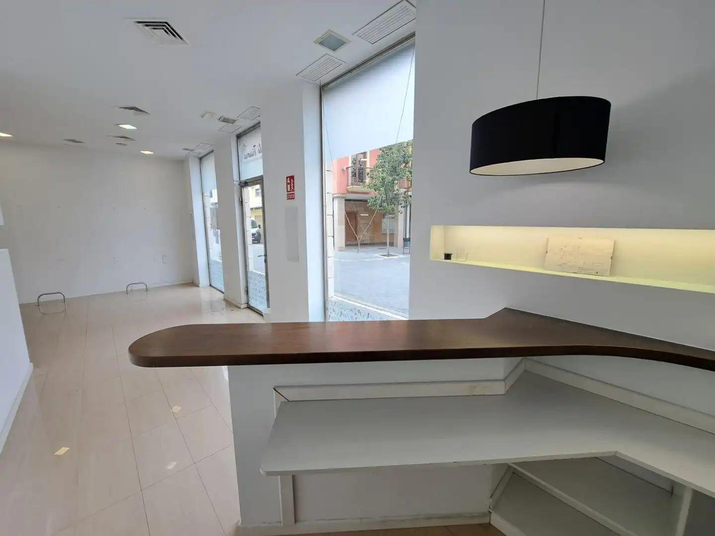 Local comercial de lloguer a Casc Urbà, imagen 2