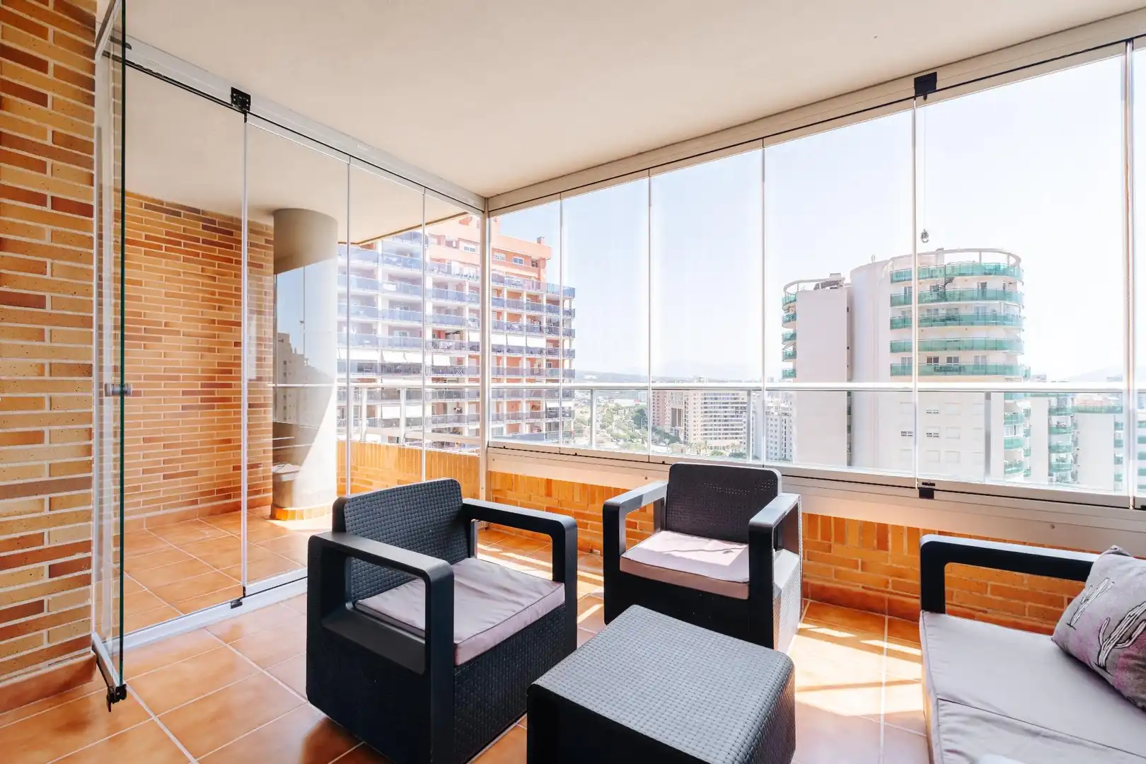 Terrassa de Apartament de lloguer en Villajoyosa / La Vila Joiosa amb Aire condicionat, Calefacció i Jardí privat