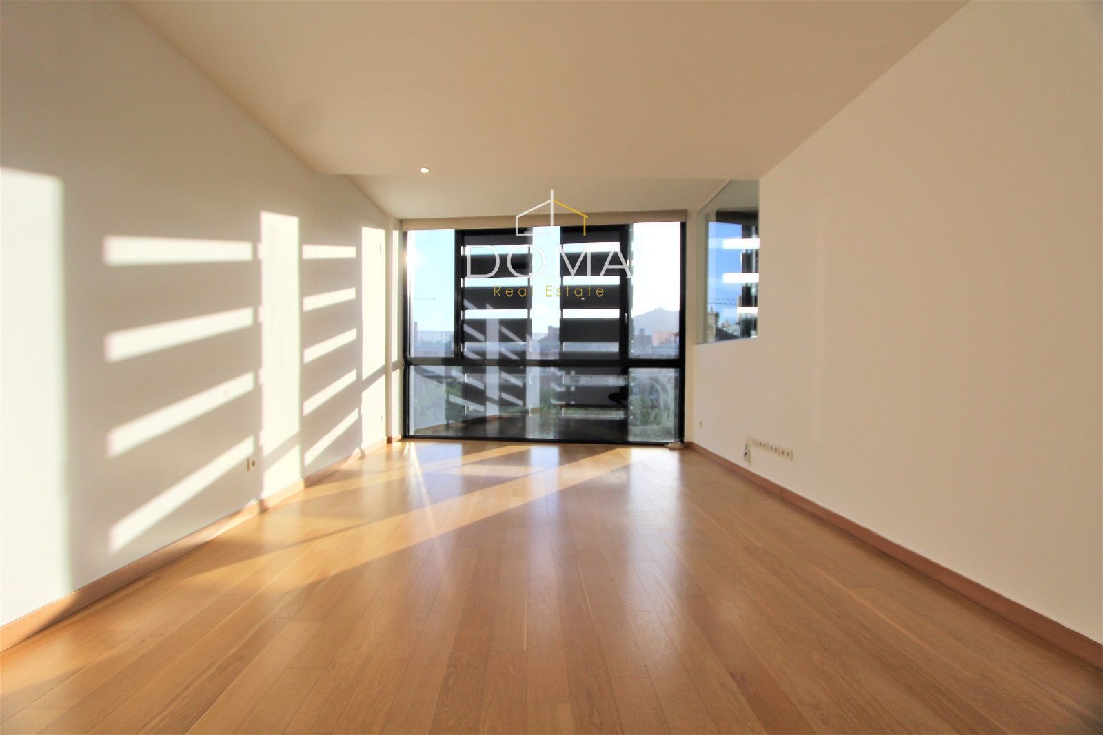 Living room of Flat to rent in  Barcelona Capital  with Air Conditioner, Heating and Parquet flooring