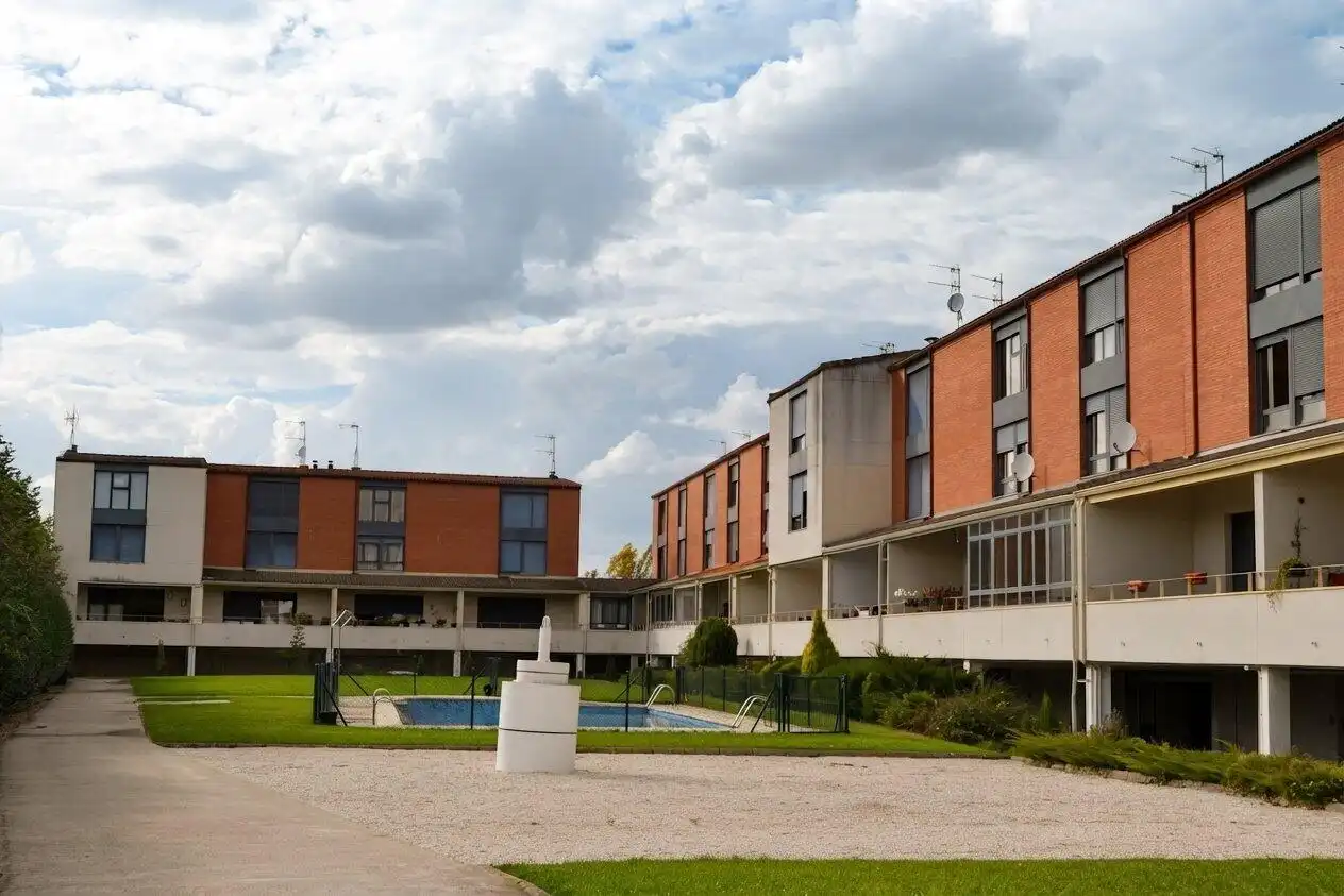 Exterior view of Houses for sale in Valdefresno, León