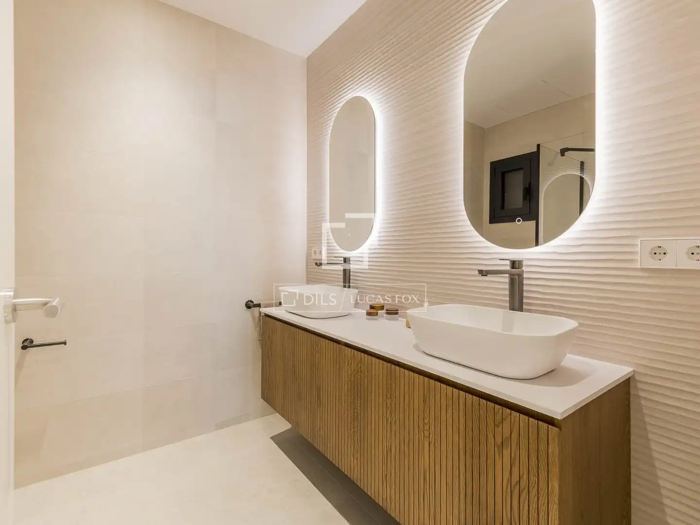 Baño de Piso en venta en Barcelona con Aire acondicionado, Calefacción y Terraza