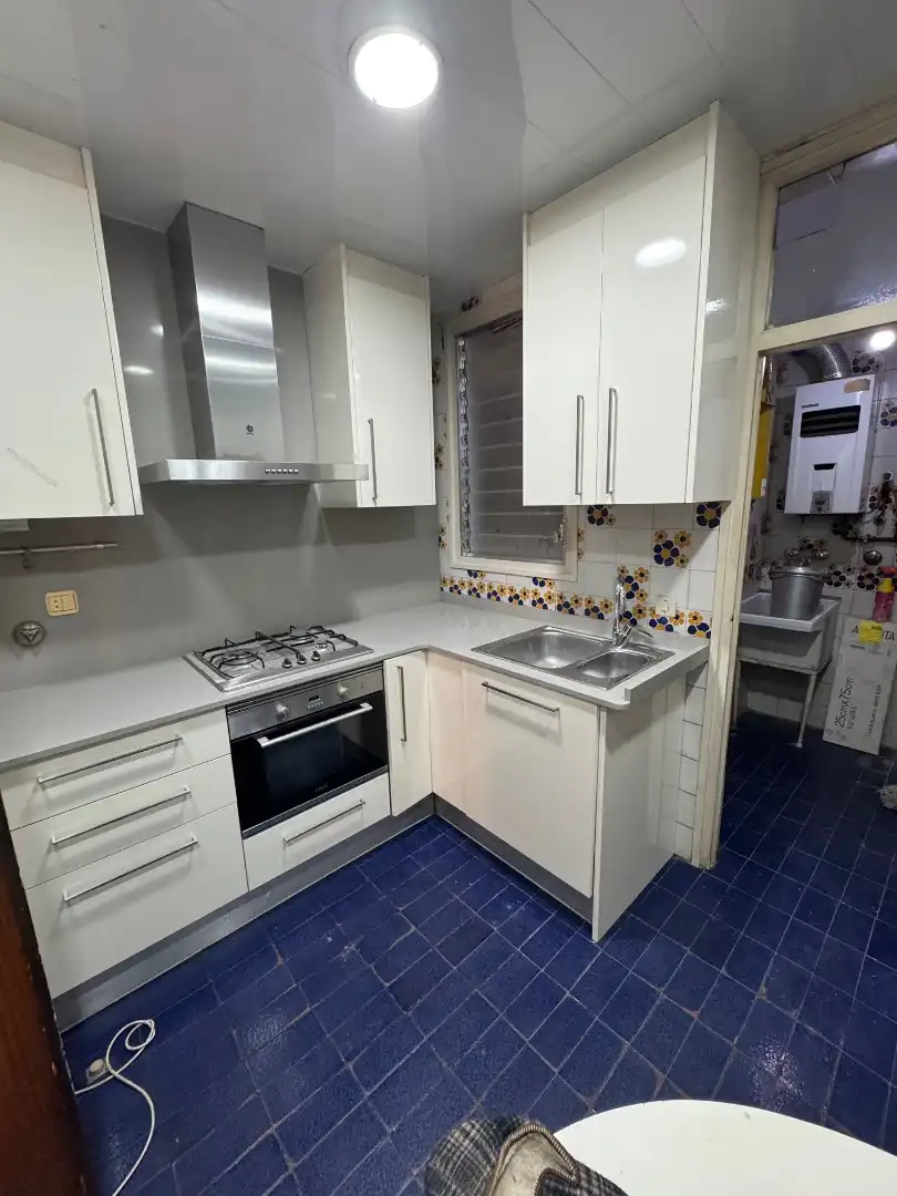 Cocina de Piso en venta en Barcelona con Calefacción, Terraza y Horno