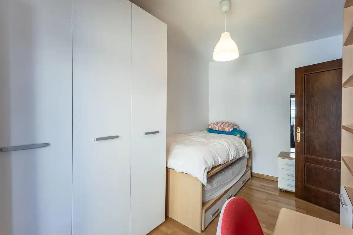 Habitación de Piso de alquiler en Granada con Aire acondicionado, Calefacción y Amueblado