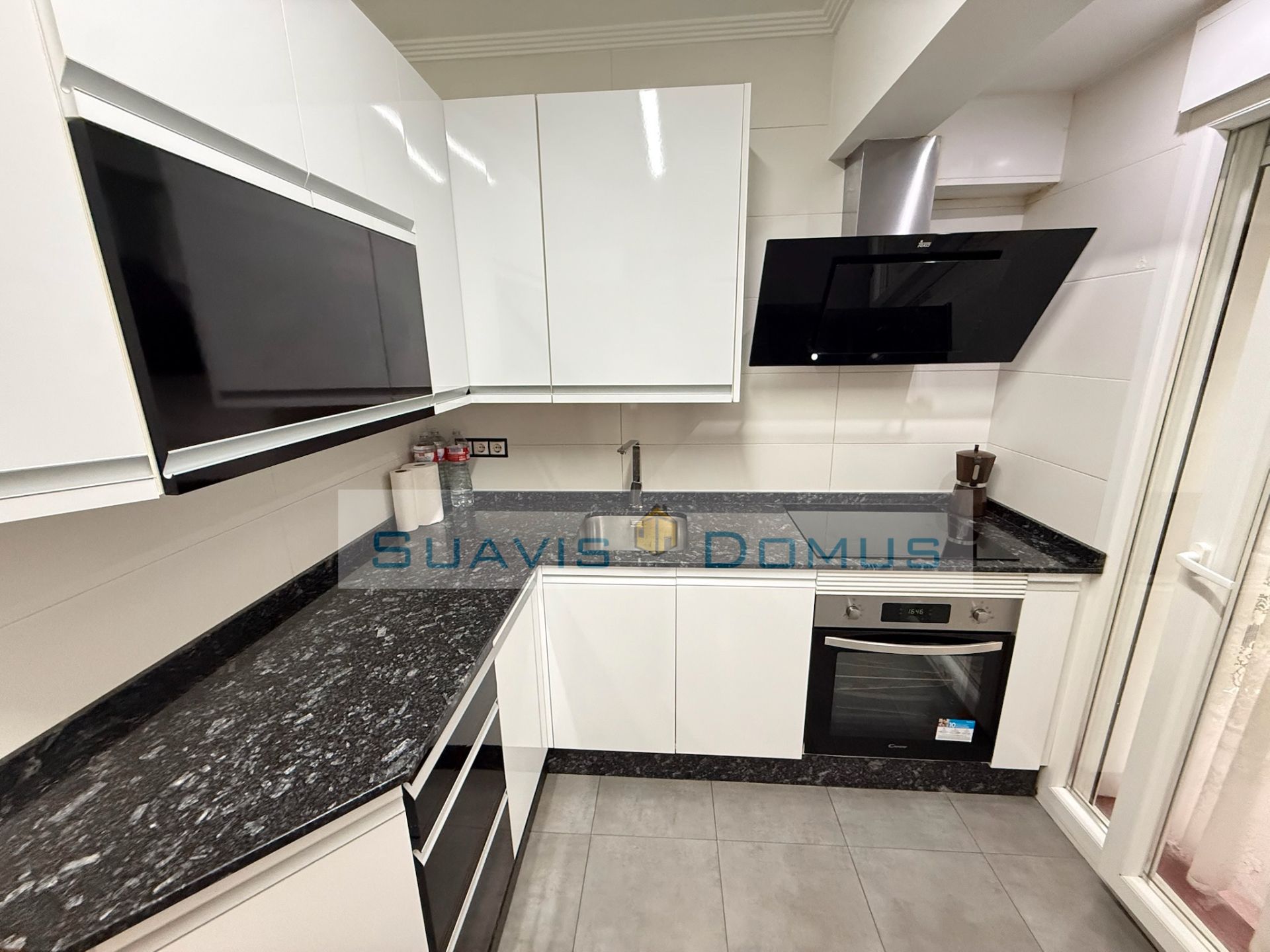 Cocina de Piso en venta en Zamora Capital  con Calefacción, Horno y Lavadora