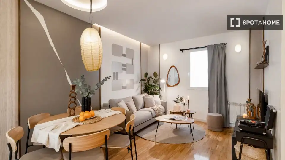 Living room of Flat for rent in Madrid  with Air Conditioner, Heating and Furnished