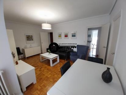 Living room of Flat to rent in  Albacete Capital  with Air Conditioner, Heating and Balcony