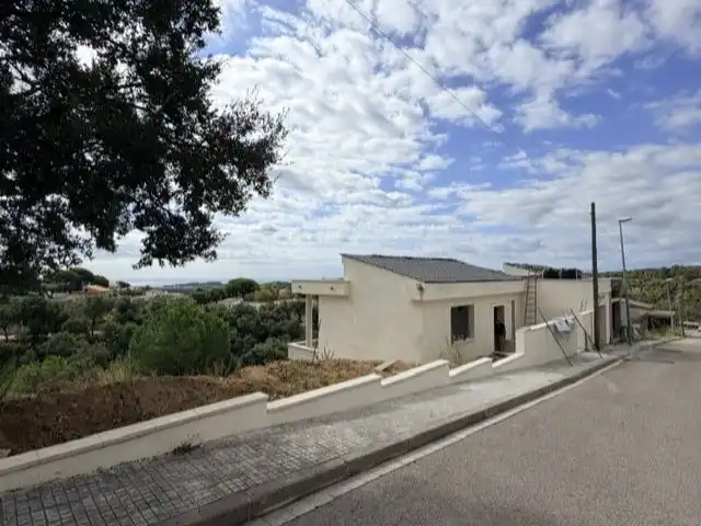 Chalet con jardín en venta en C/ Cardona 11A, imagen 2