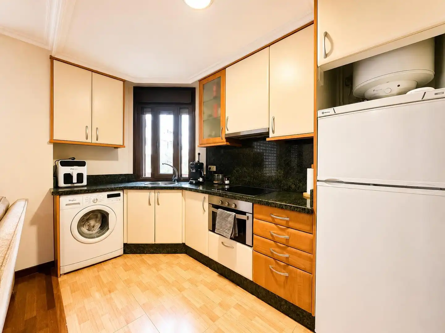 Kitchen of Flat for sale in Vigo   with Heating, Storage room and Furnished