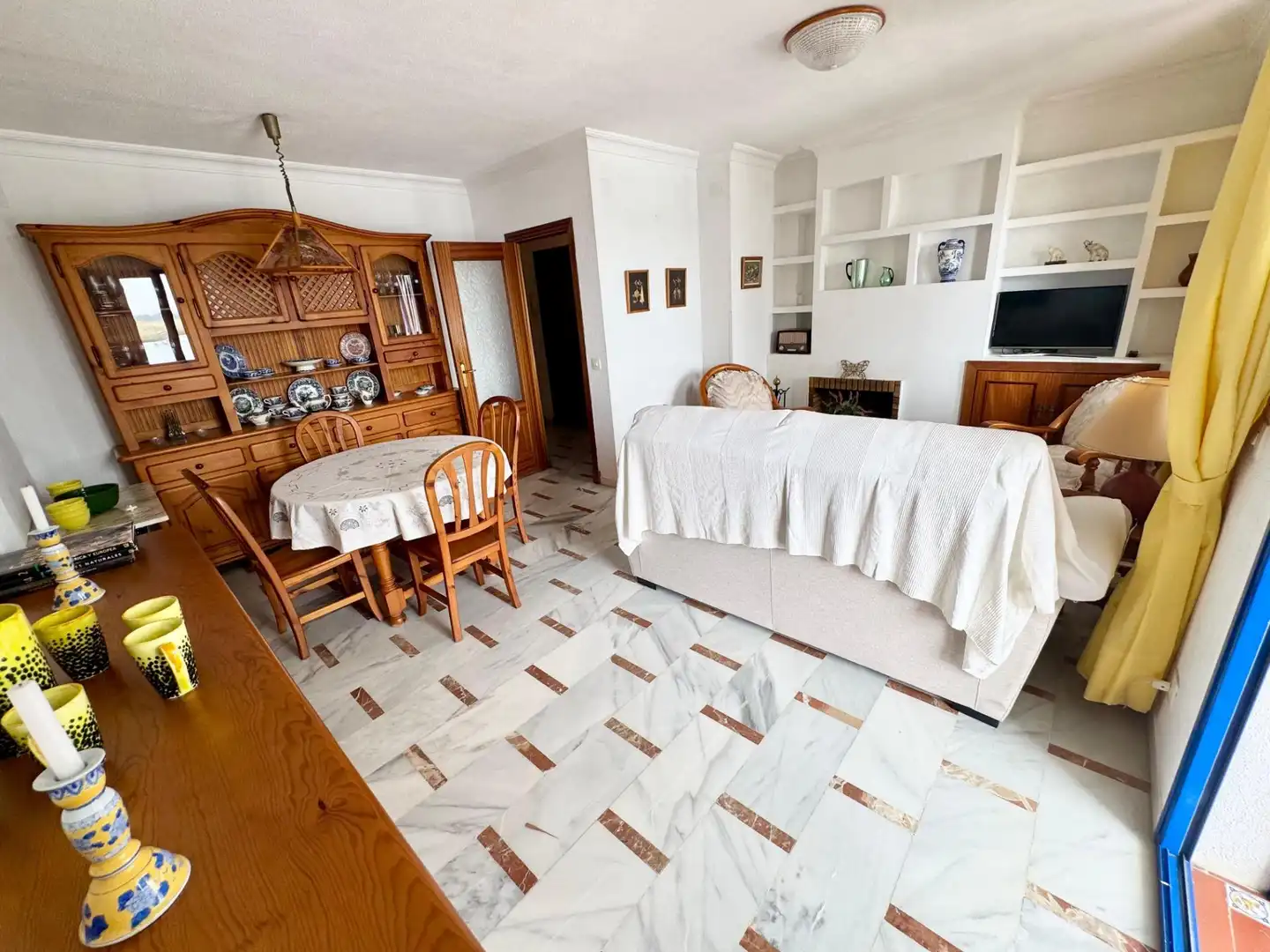 Living room of Flat for sale in Punta Umbría  with Terrace, Furnished and Balcony