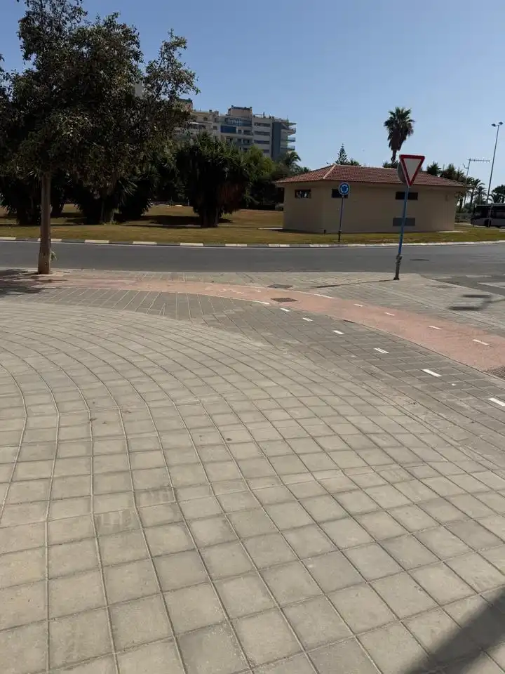 Local comercial de lloguer a Maestro José Garberí Serrano, imagen 9