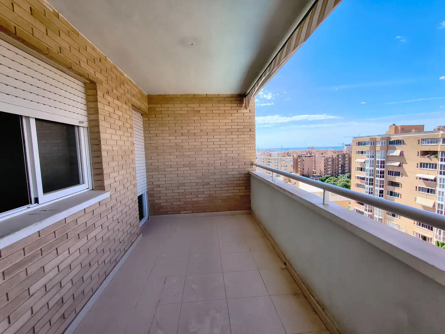 Terraza de Piso en venta en Alicante / Alacant con Terraza, Trastero y Piscina comunitaria