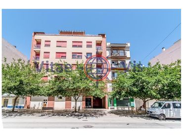 Local comercial en venta en Calle Fuerzas Armadas