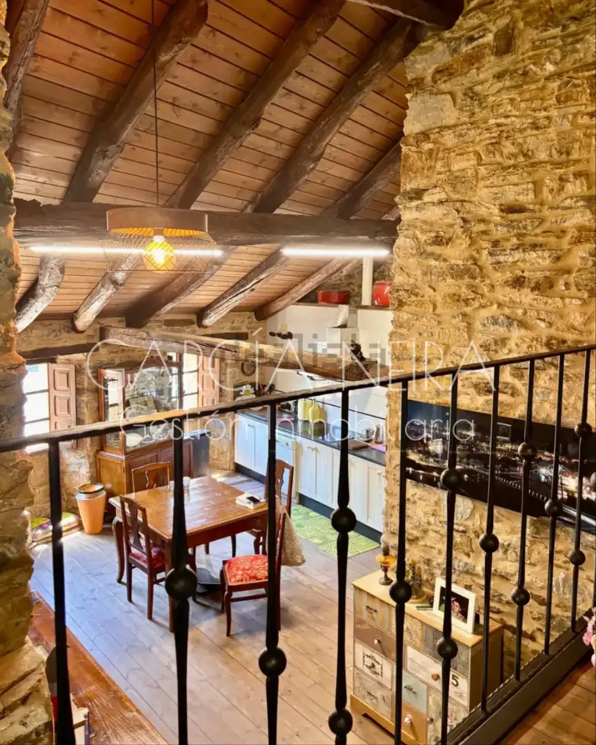 Finca rústica en venta en Baralla con Jardín privado, Parquet y Amueblado