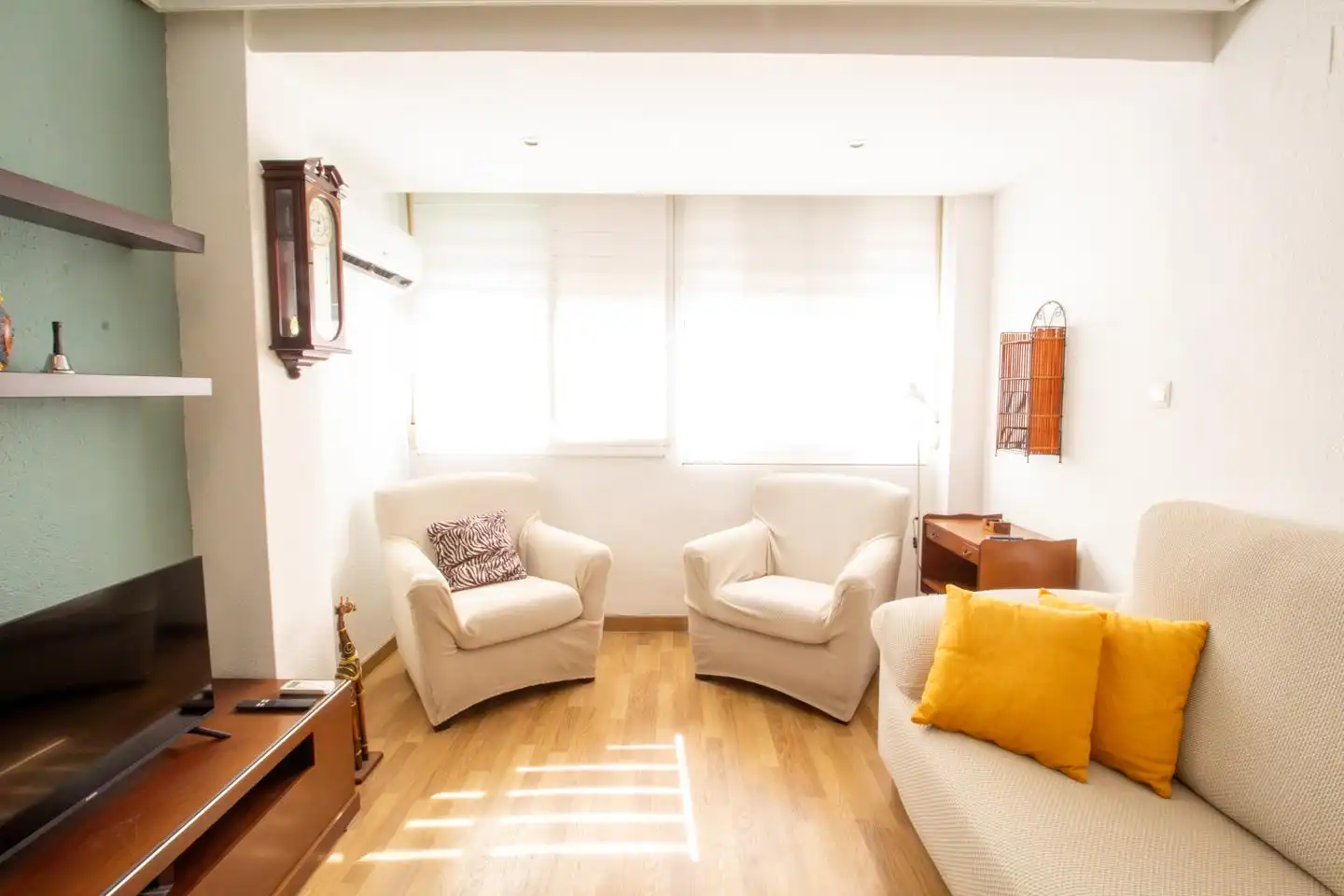Living room of Flat for rent in Valencia  with Air Conditioner and Furnished