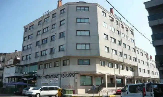 Locale commerciale in vendita a Av Camilo José Cela - Ed Mahia -