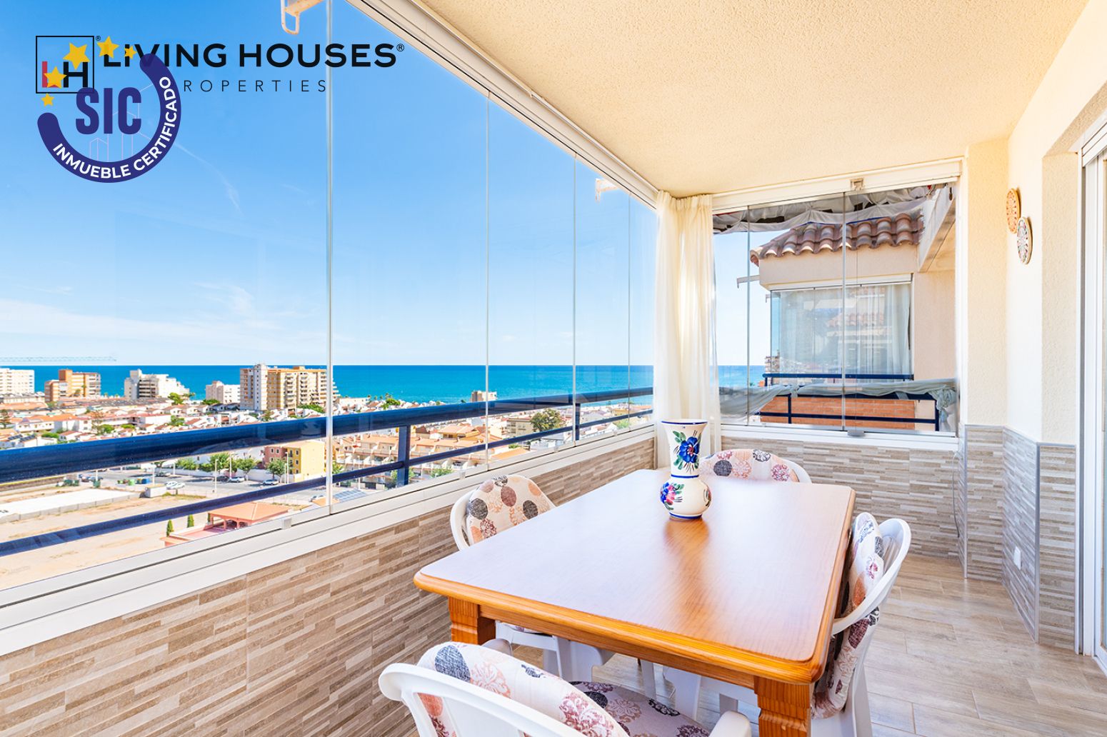 Vista exterior de Àtic en venda en Oropesa del Mar / Orpesa amb Calefacció, Jardí privat i Terrassa