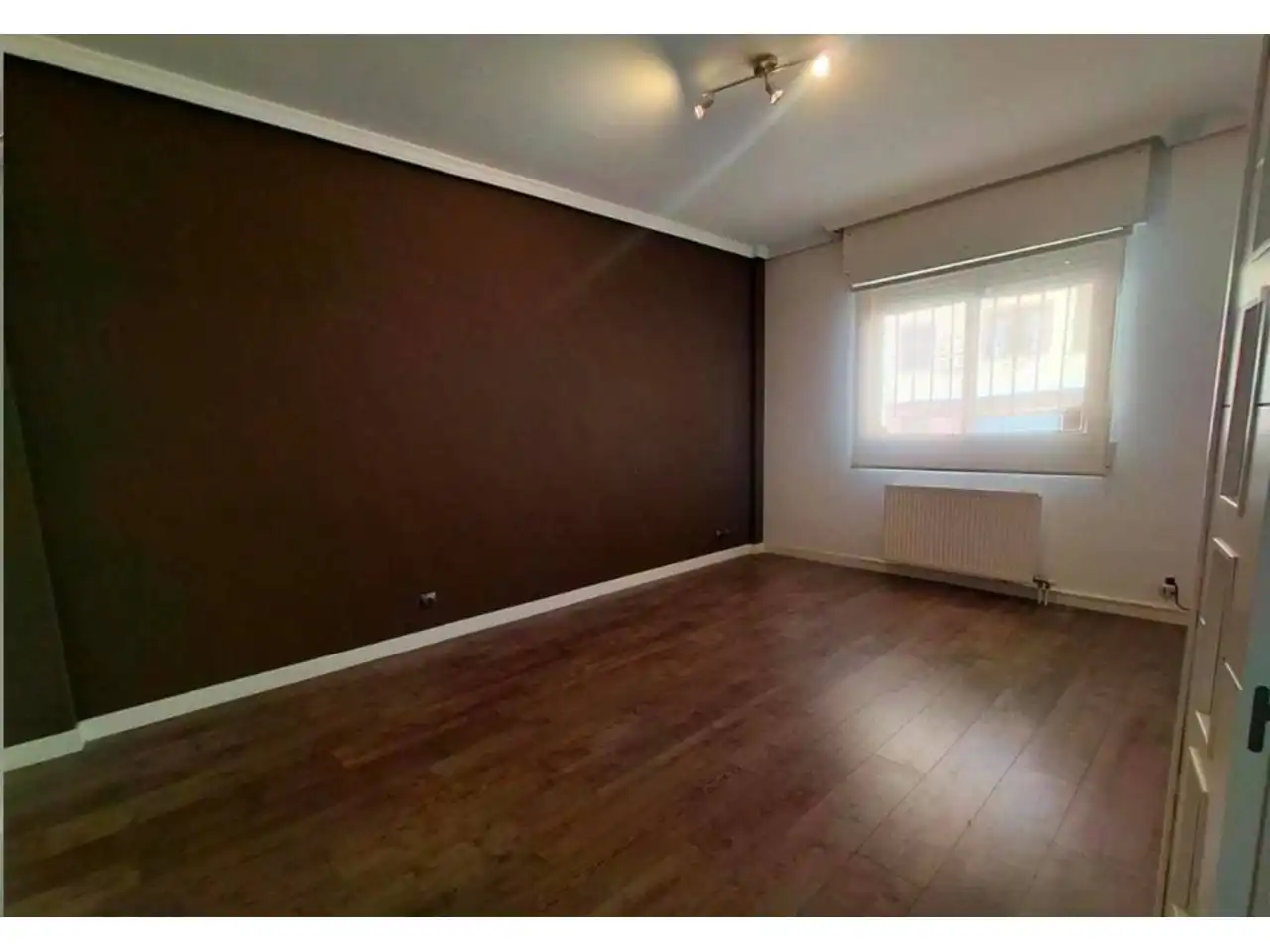 Dormitori de Casa o xalet en venda en Burgos amb Calefacció, Parquet i Terrassa