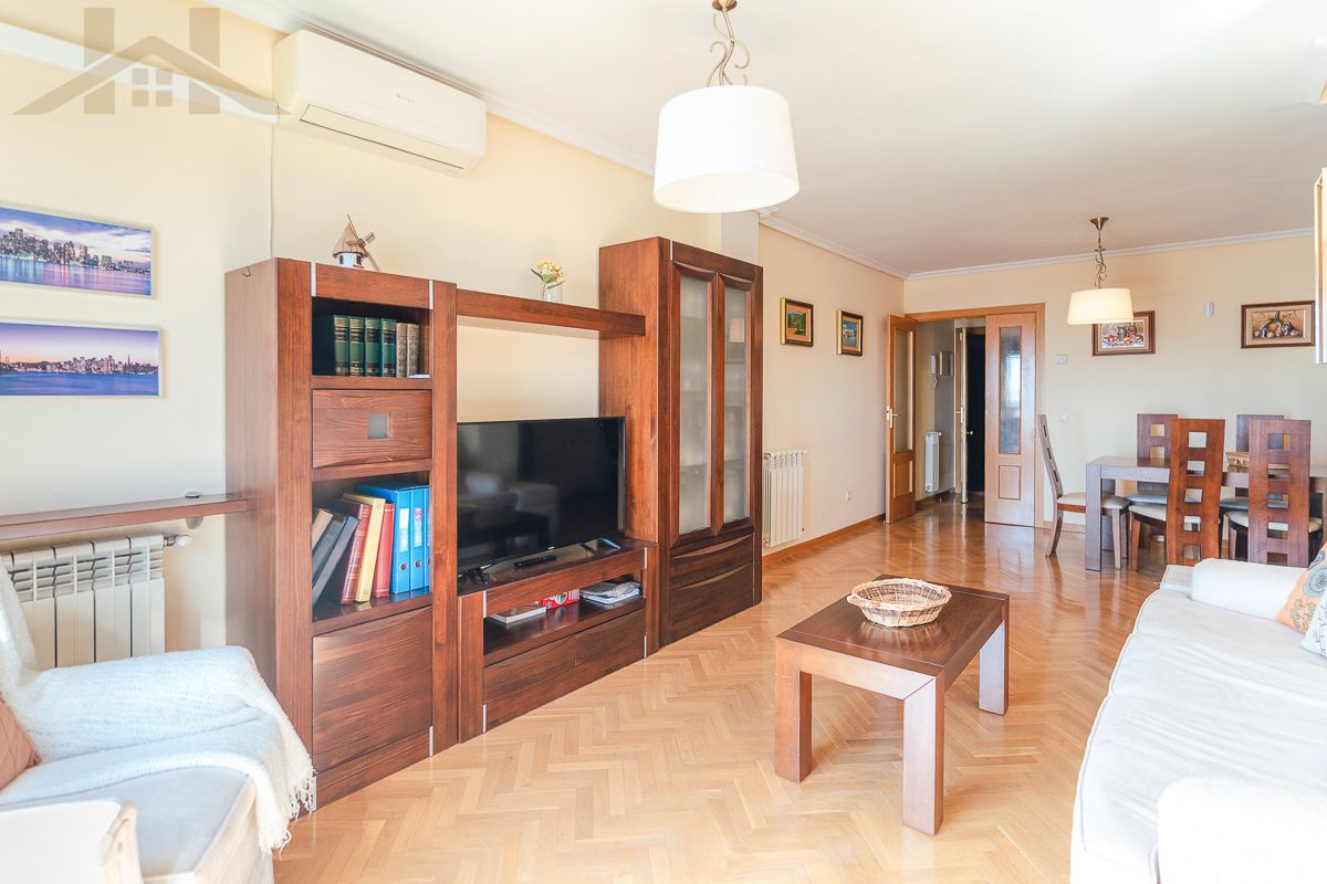 Living room of Flat for sale in Valdemoro  with Air Conditioner, Heating and Parquet flooring