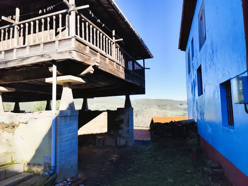 Vista exterior de Casa o chalet en venta en Salas con Trastero y Amueblado