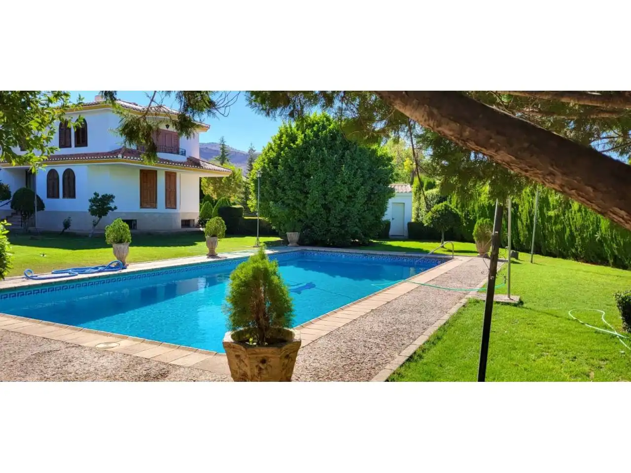 Piscina de Casa o xalet en venda en Baza amb Calefacció, Jardí privat i Terrassa