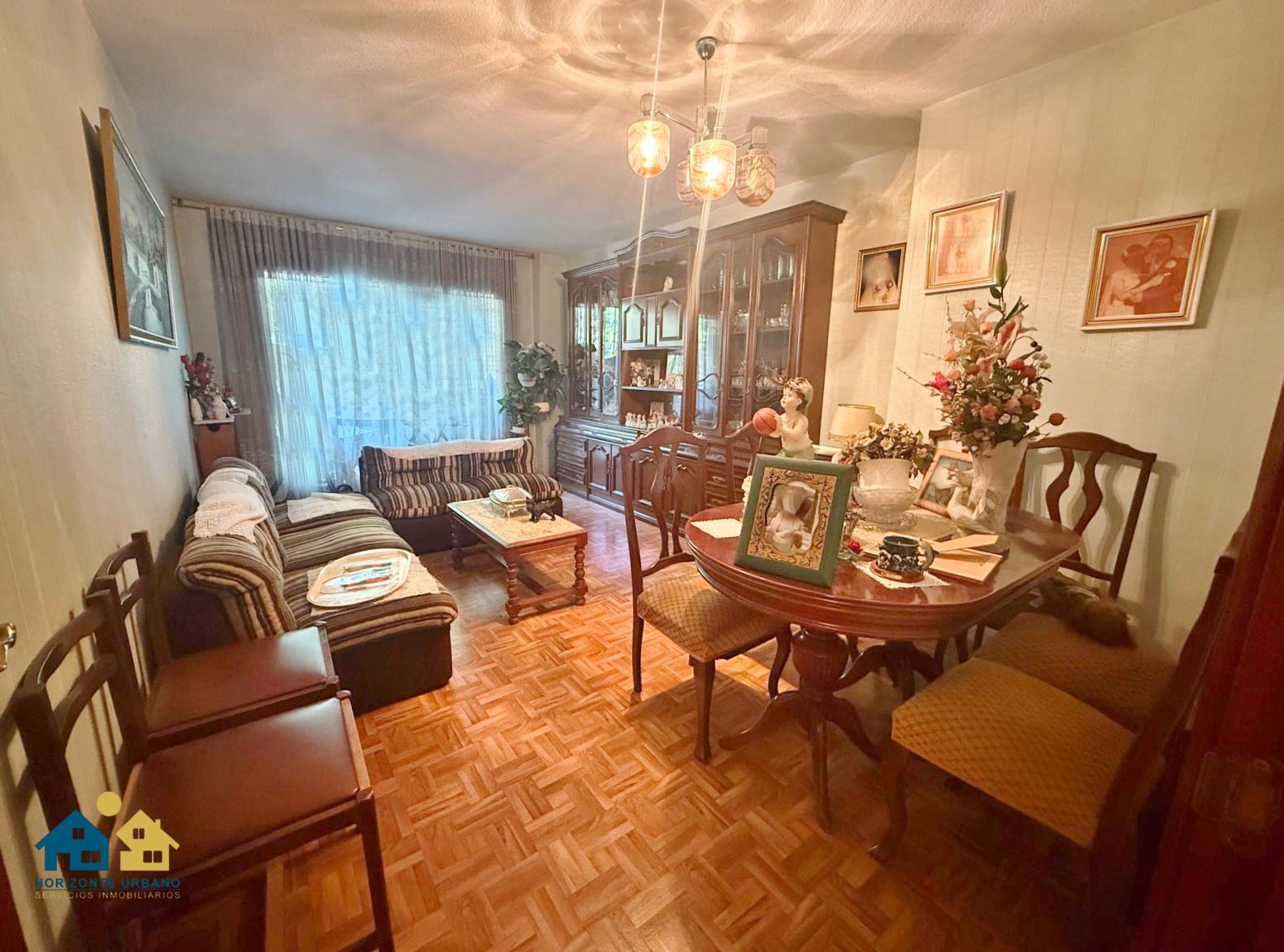 Living room of Flat for sale in  Madrid Capital  with Heating, Terrace and Alarm