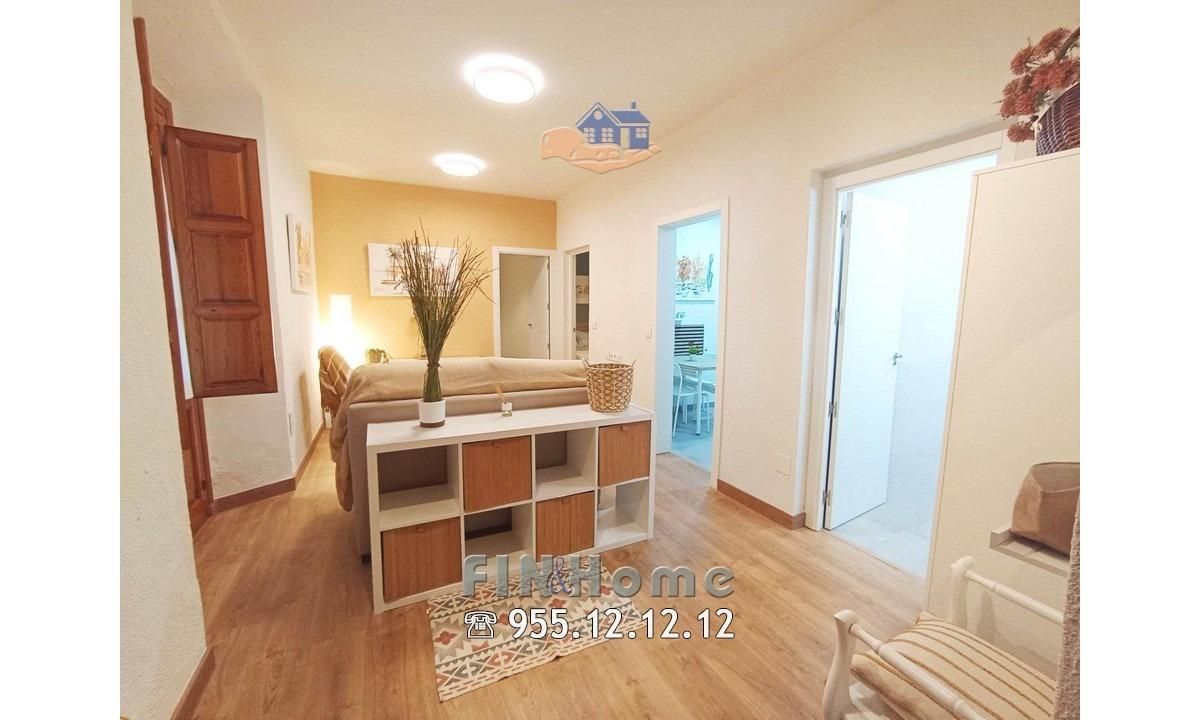 Bedroom of Flat to rent in  Sevilla Capital  with Air Conditioner, Terrace and Storage room