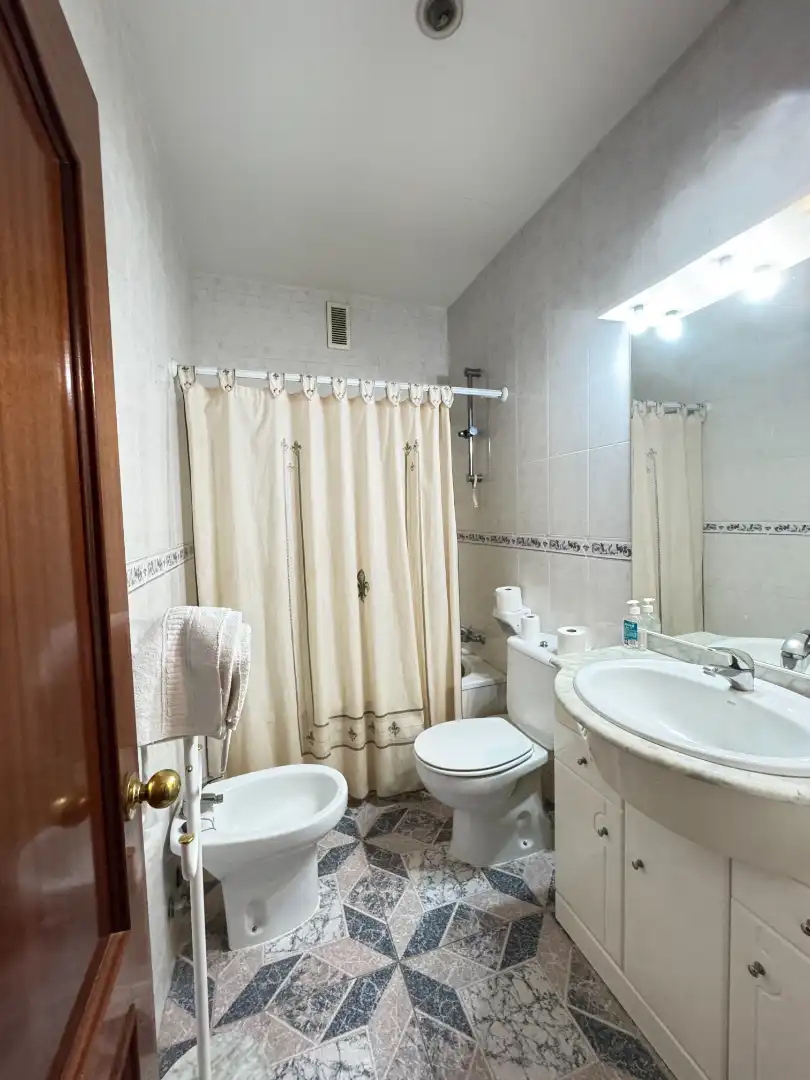 Bany de Casa o xalet en venda en Castrillón amb Calefacció, Jardí privat i Parquet