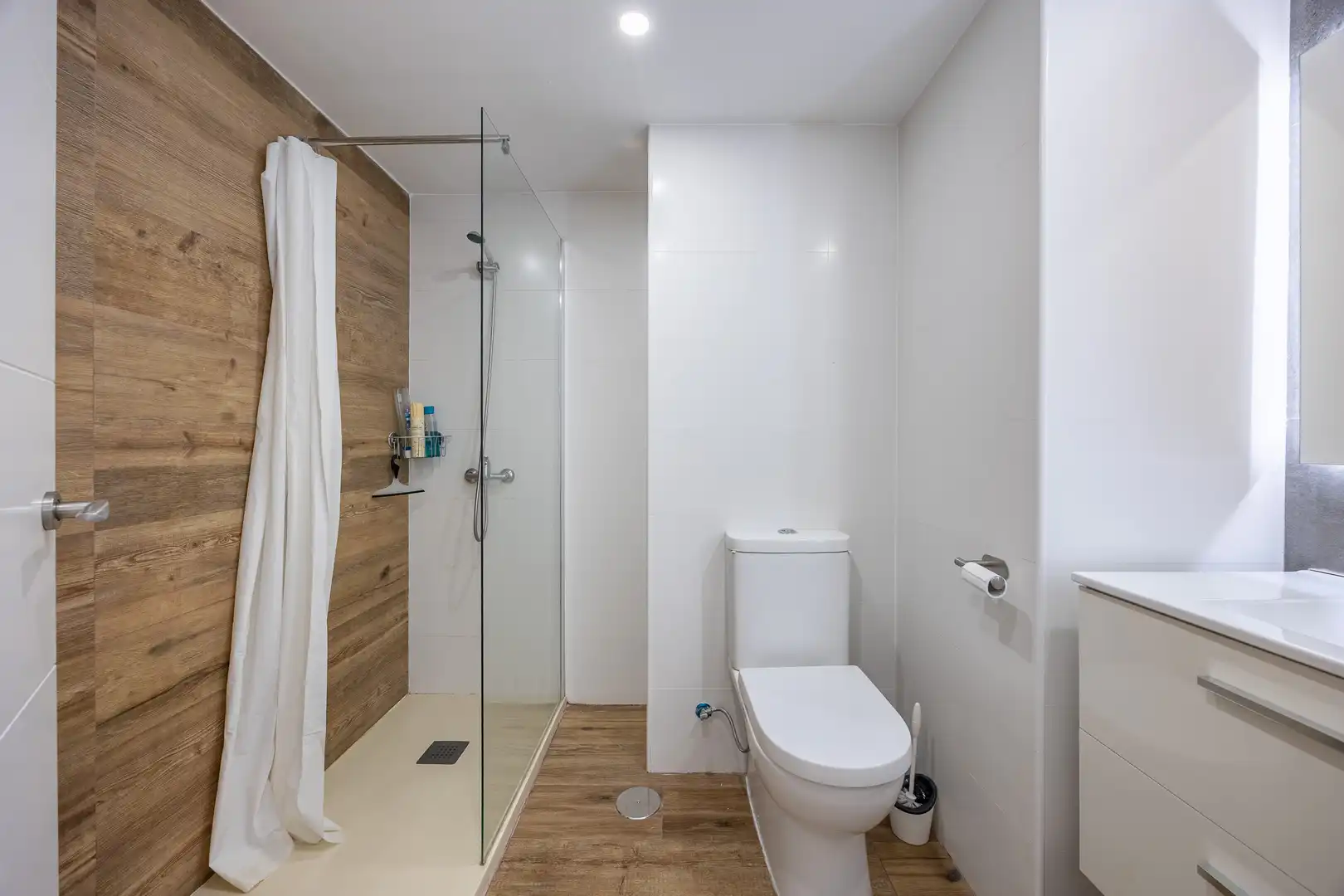 Baño de Piso en venta en Benidorm con Piscina, Amueblado y Piscina comunitaria