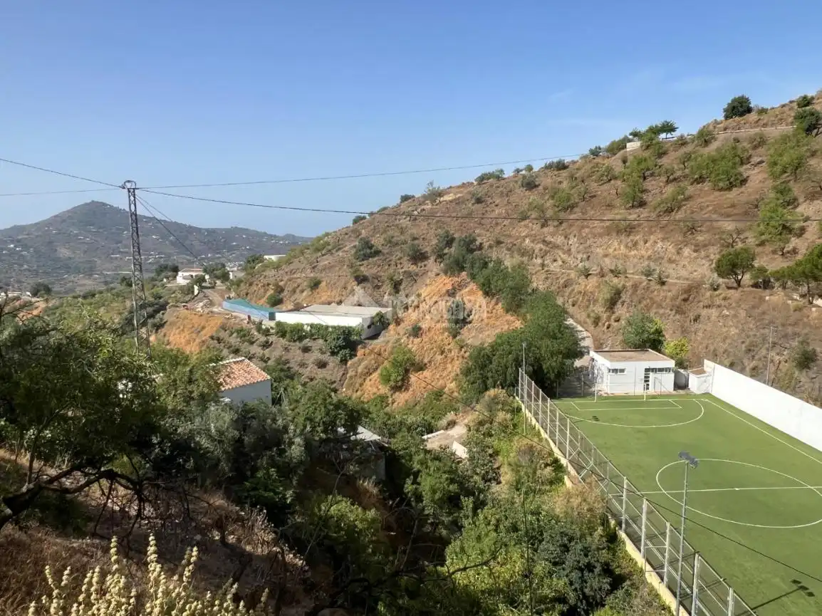Casa adosada en venta en Sayalonga
