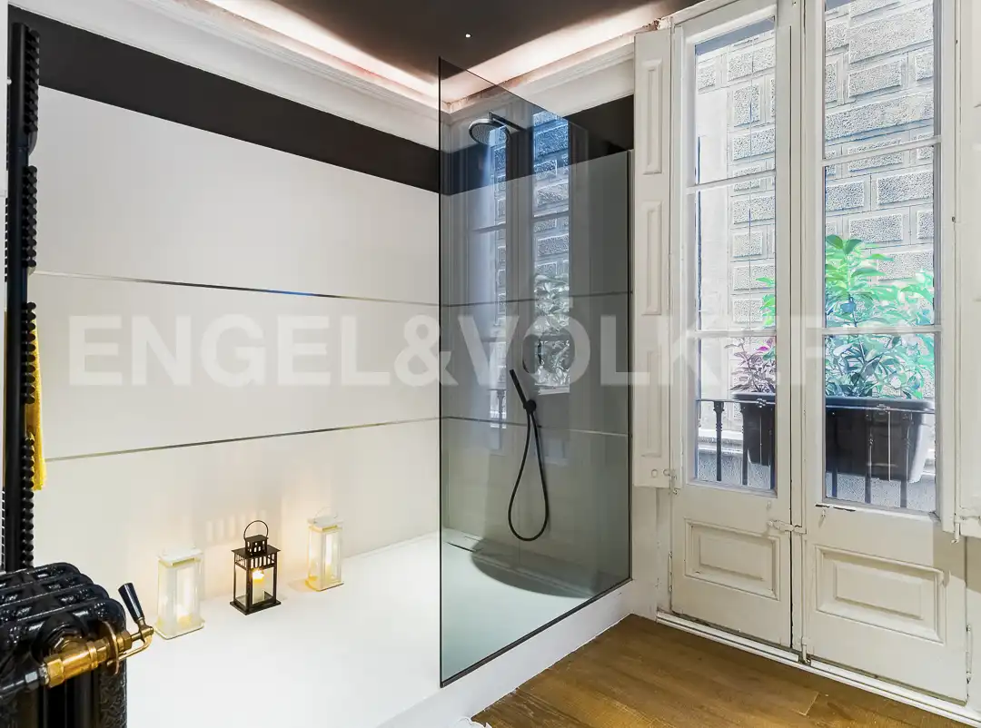 Baño de Piso de alquiler en Barcelona con Aire acondicionado, Calefacción y Parquet