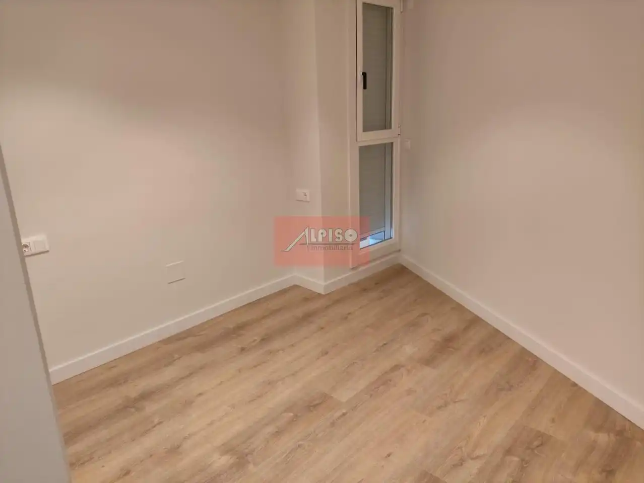 Dormitori de Apartament de lloguer en Ourense Capital  amb Calefacció i Balcó