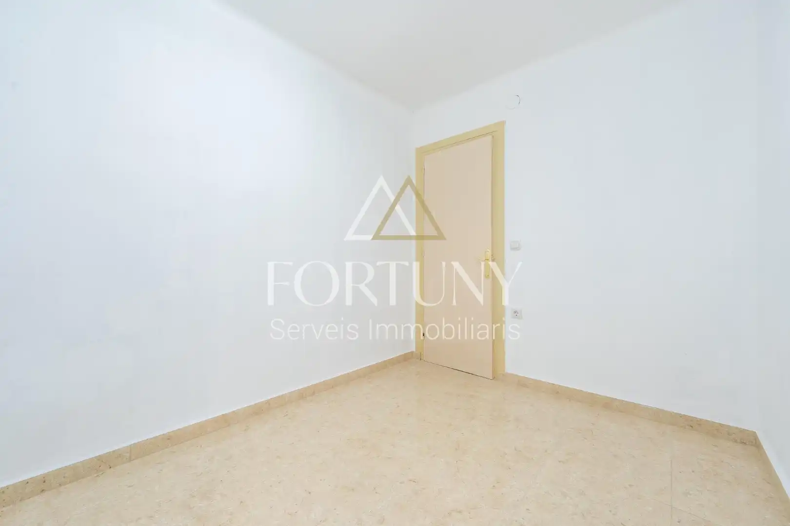 Habitación de Piso en venta en Reus con Balcón