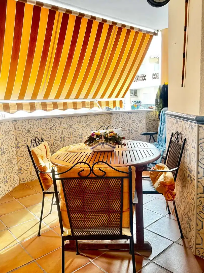 Terraza de Piso en venta en Torrox con Piscina y Amueblado