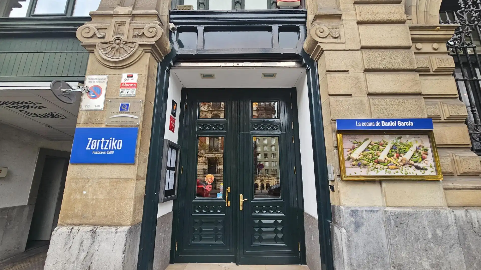 Vista exterior de Local en venta en Bilbao 
