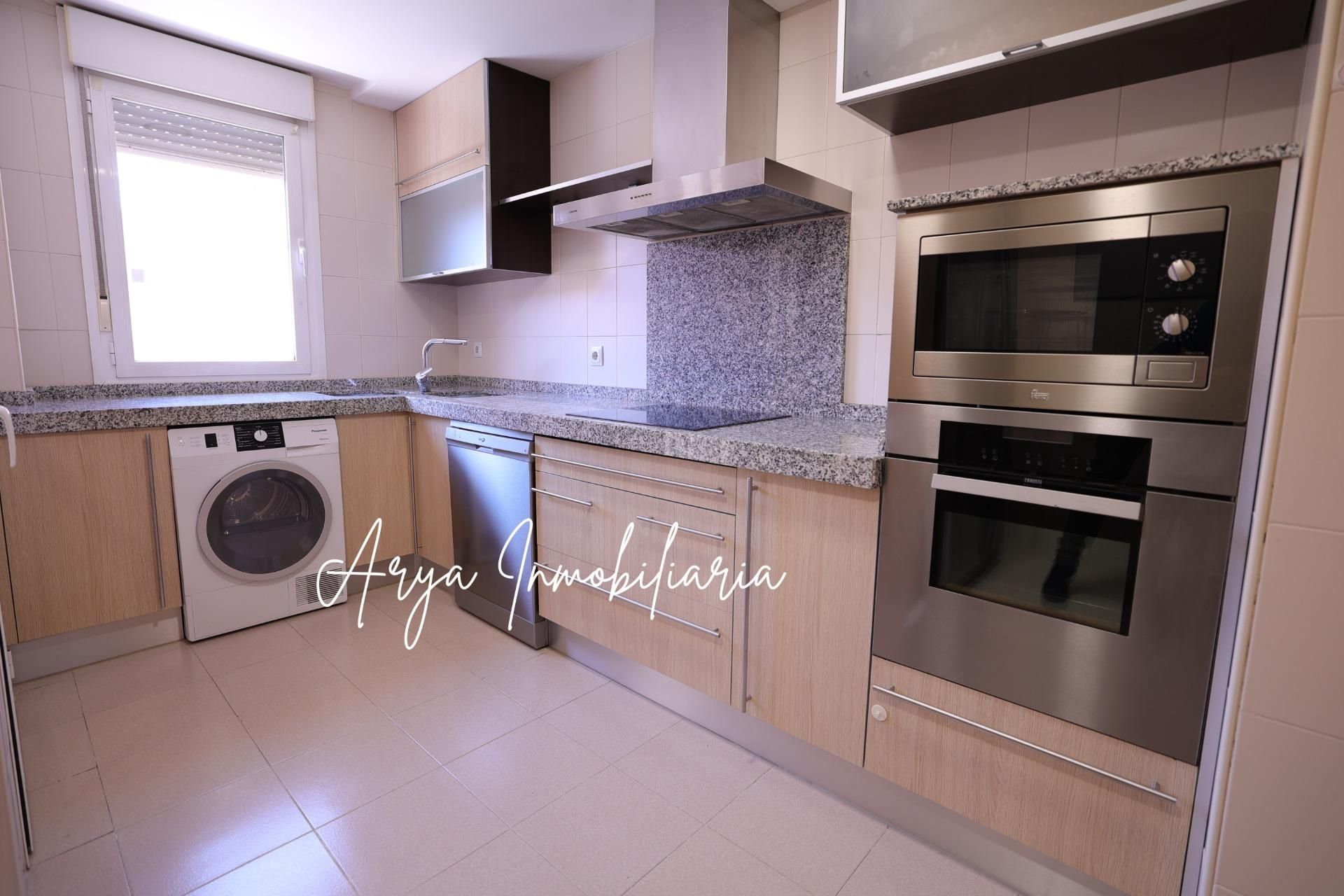 Kitchen of Flat for sale in Torrejón de Ardoz  with Air Conditioner, Heating and Storage room